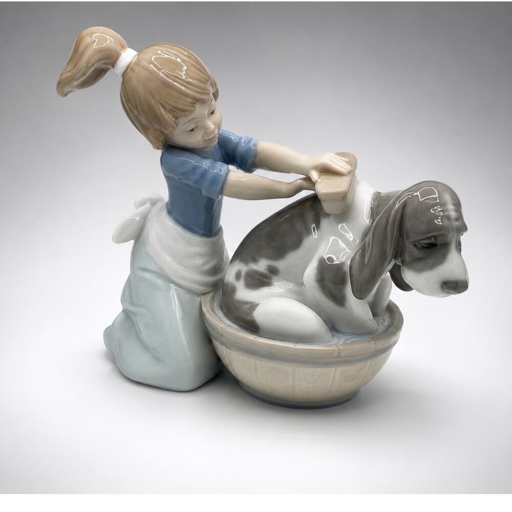 Lladro #5455 Girl Bathing Puppy Dog Porcelain Figurine Handmade Spain Retired